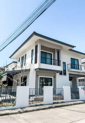Simple & Cozy Home in prime location. Chiang Mai